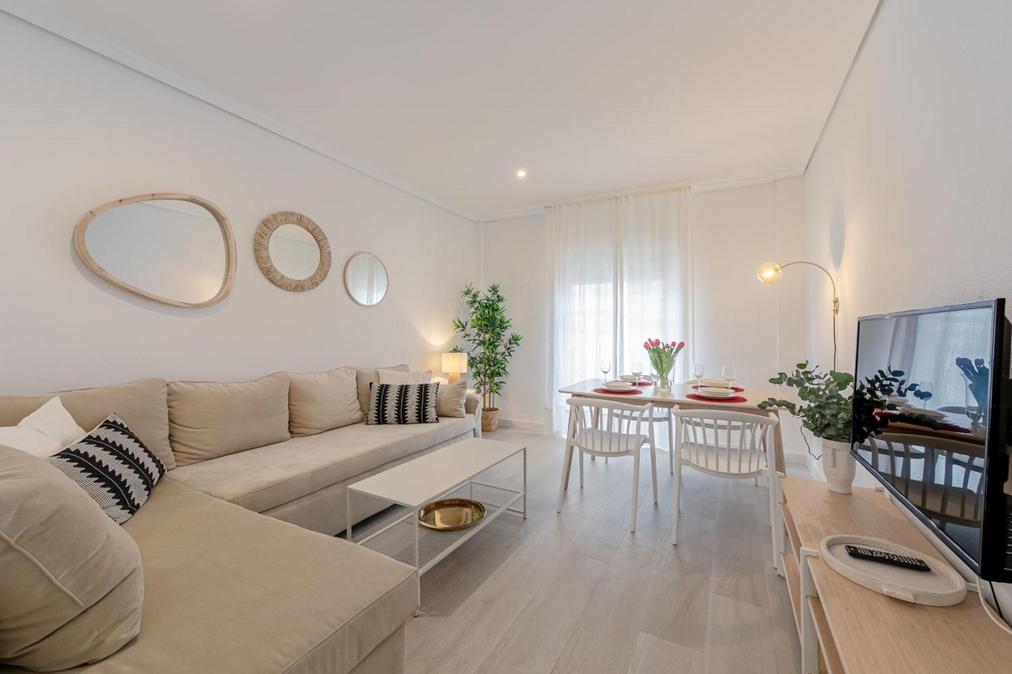 Isg Apartments Becquer Free Parking Inside The Building Севилья Экстерьер фото